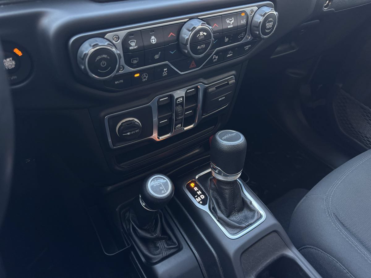 Used 2021 Jeep Gladiator Sport AWD/4WD image 17