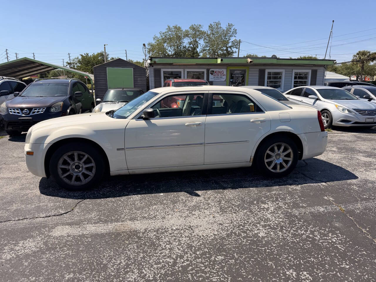 Used 2008 Chrysler 300 Touring RWD image 7