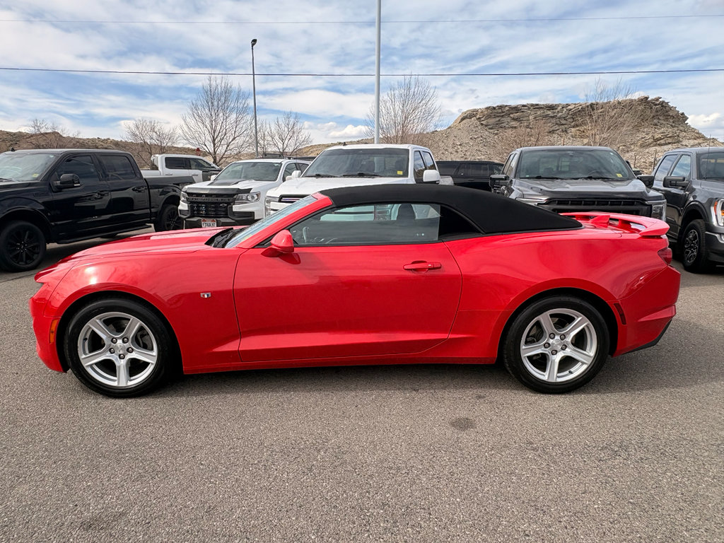 Used 2023 Chevrolet Camaro LT RWD image 2