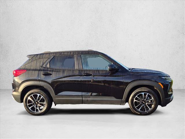 Used 2025 Chevrolet TrailBlazer LT FWD image 4