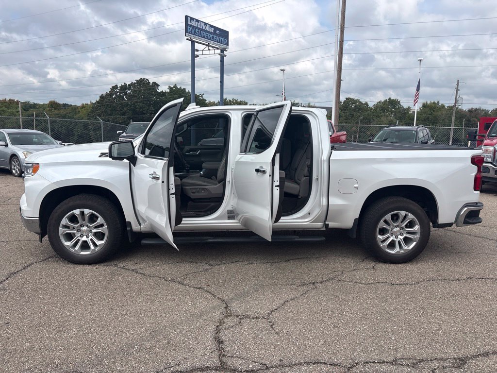 Used 2024 Chevrolet Silverado 1500 LTZ w/ LTZ Premium Package AWD/4WD image 4