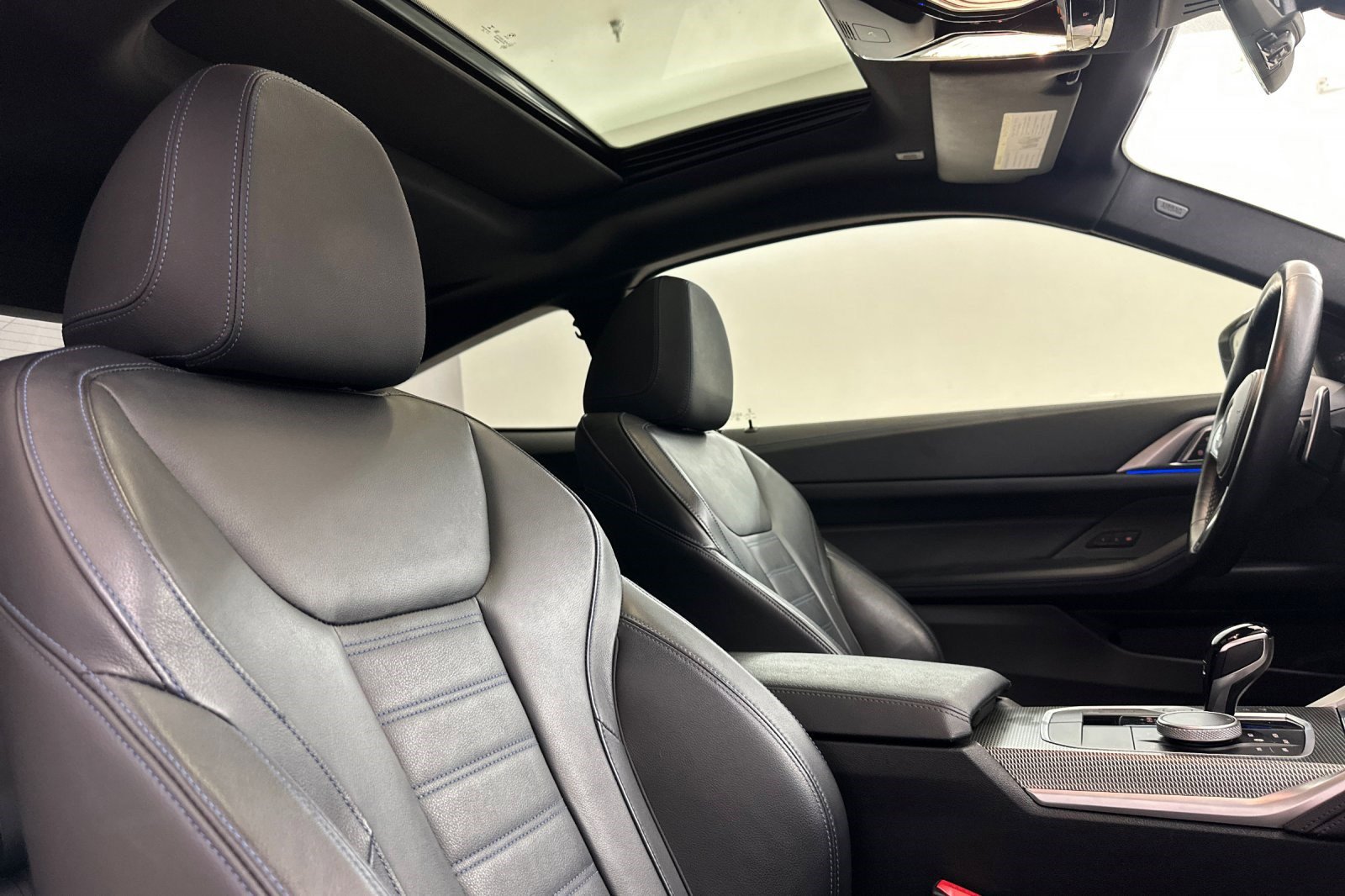 Used 2023 BMW M440i M440i w/ M Carbon Exterior Package image 32