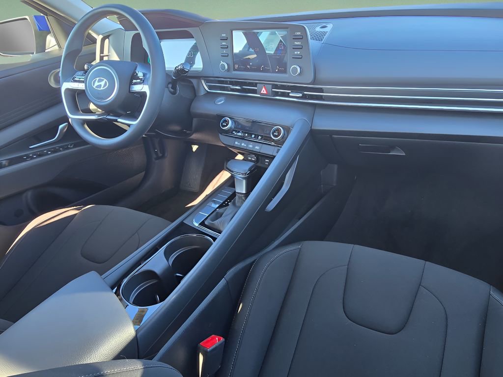 New 2026 Hyundai Elantra Blue image 27