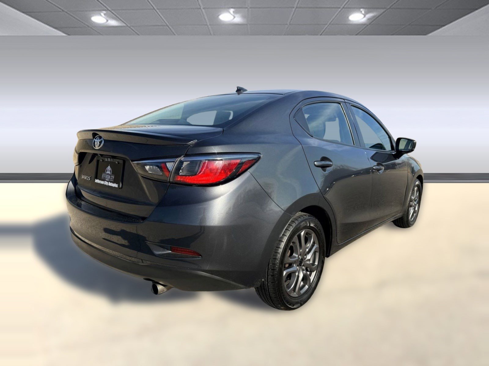 Used 2019 Toyota Yaris LE image 8