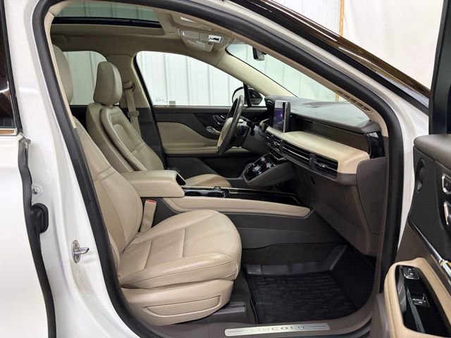 Used 2021 Lincoln Corsair Reserve w/ Elements Package image 28