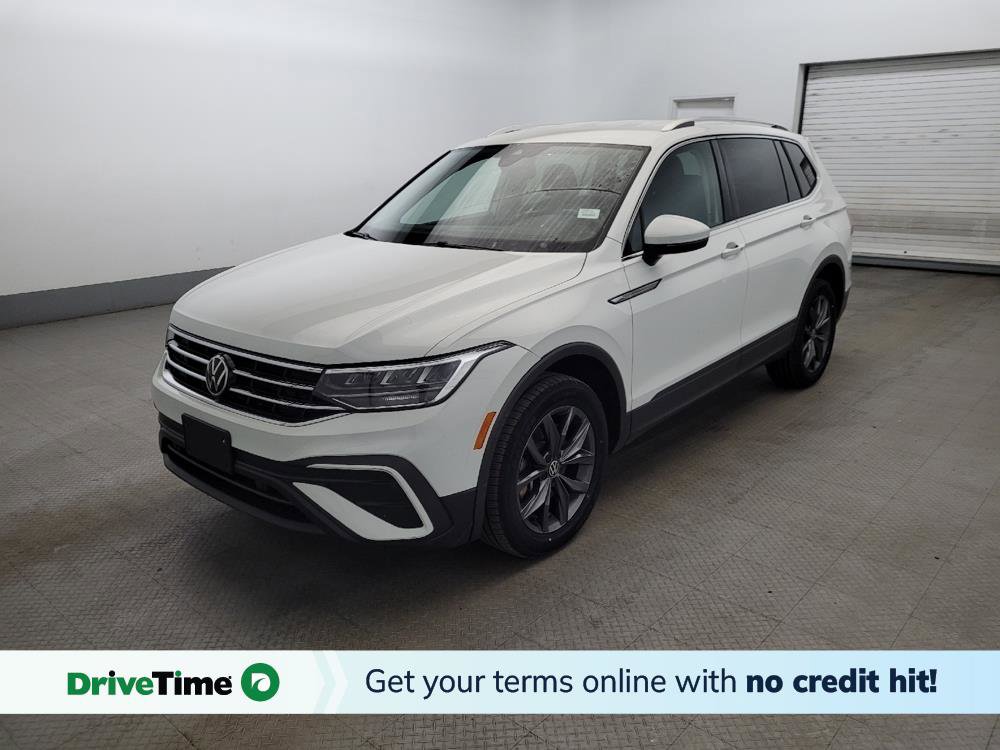 Used 2022 Volkswagen Tiguan SE image 1