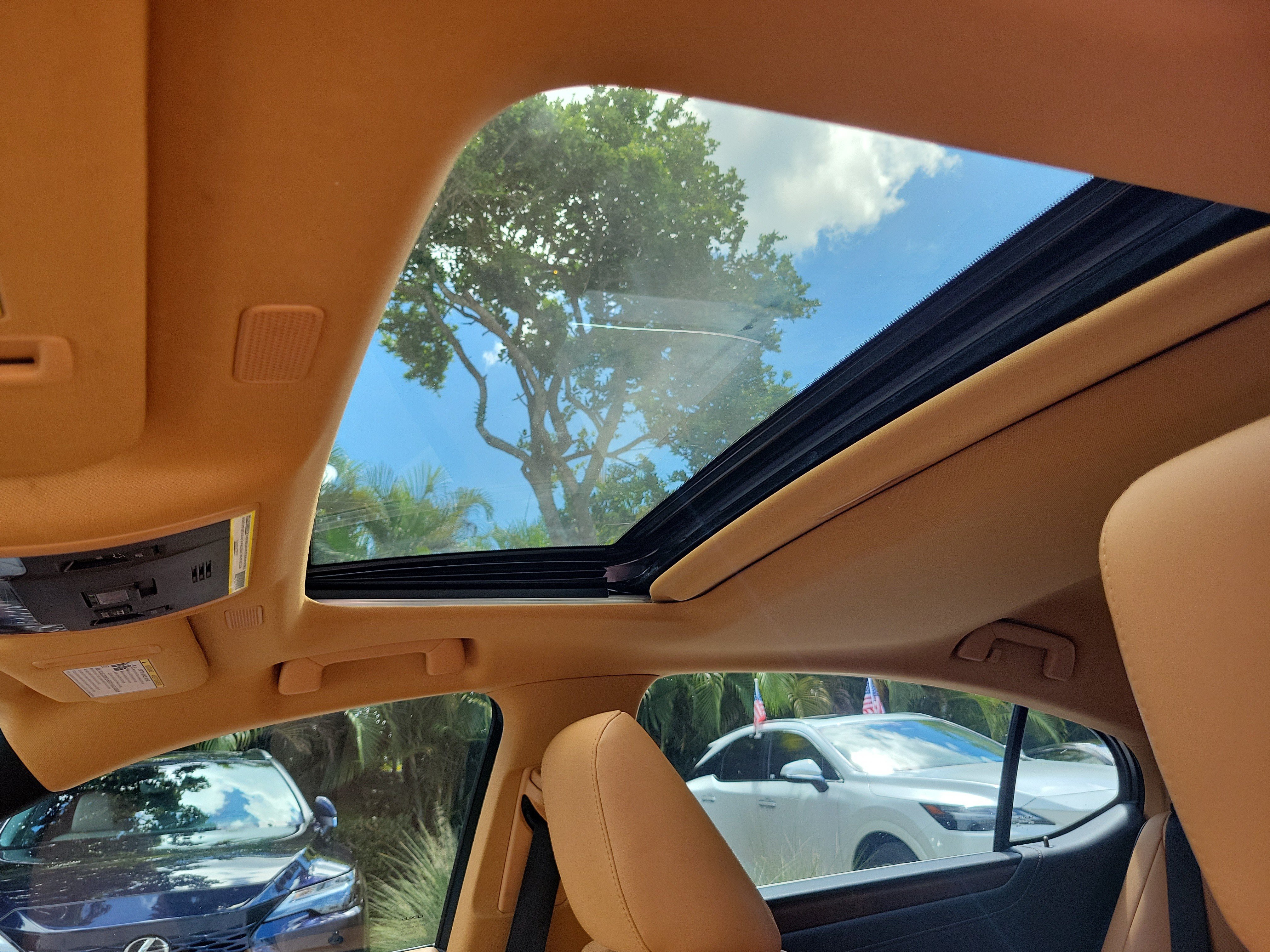 Used 2024 Lexus ES 350 w/ Premium Package FWD image 22
