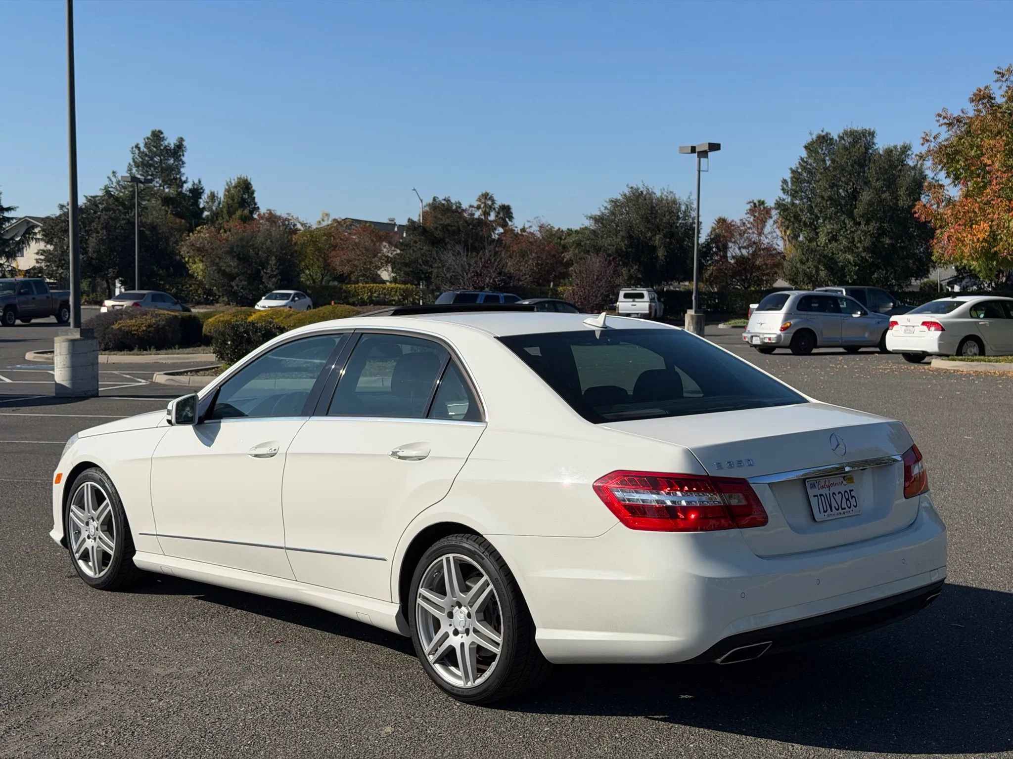 Used 2010 Mercedes-Benz E 350 E 350 Sedan 4D image 3