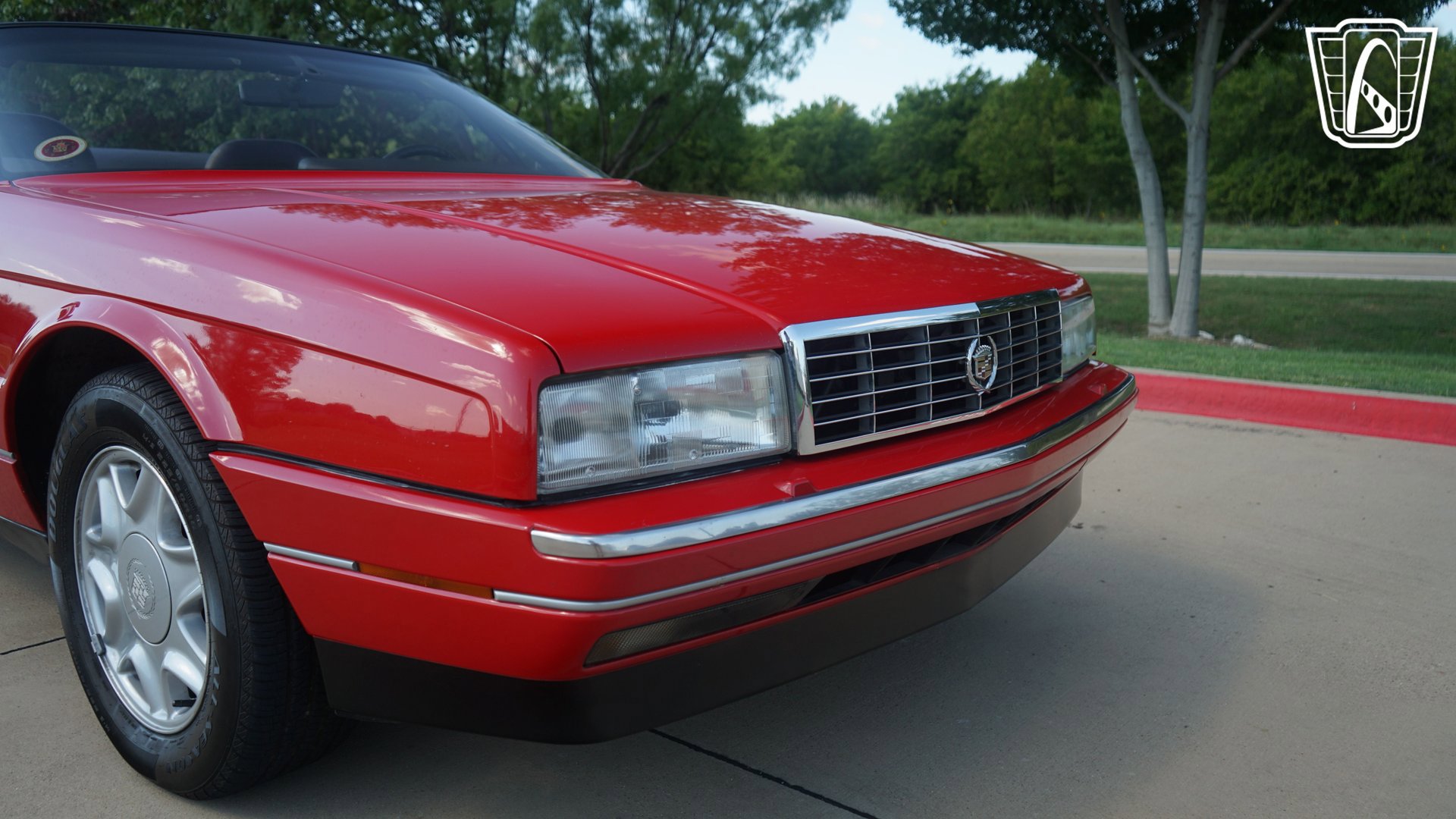 Used 1991 Cadillac Allante FWD image 32