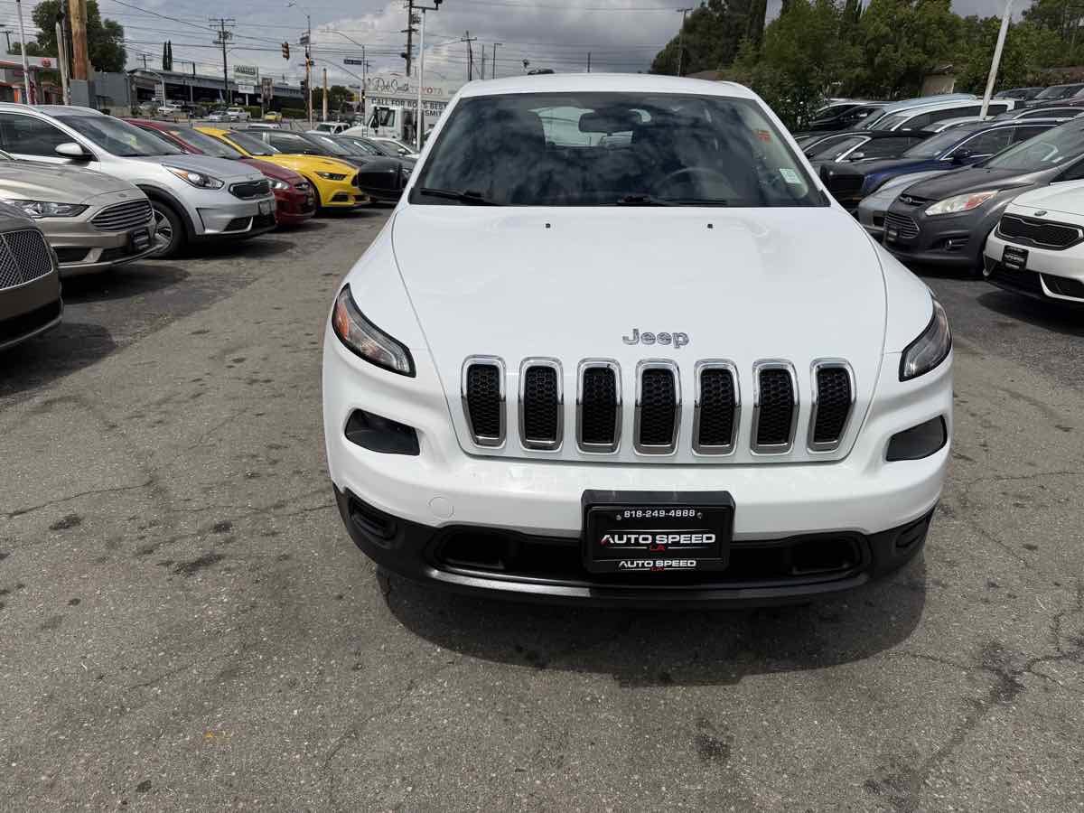 Used 2014 Jeep Cherokee Sport image 2