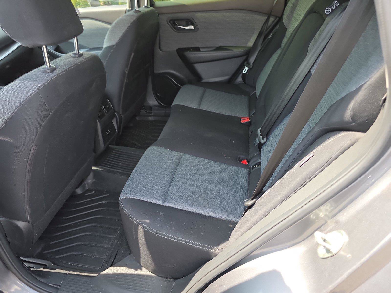 Used 2023 Nissan Rogue SV AWD/4WD image 17