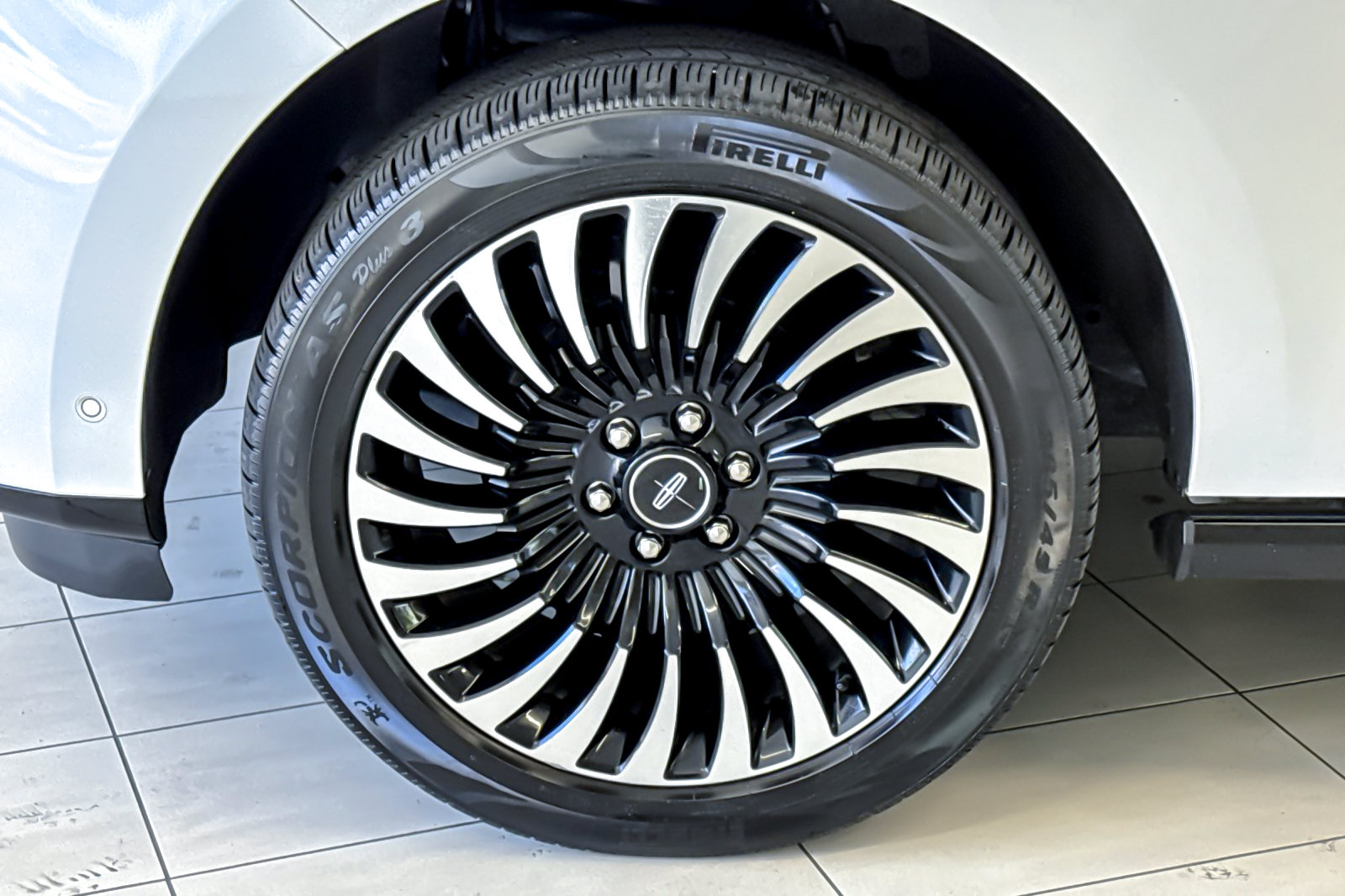 Used 2019 Lincoln Navigator L Reserve AWD/4WD image 28