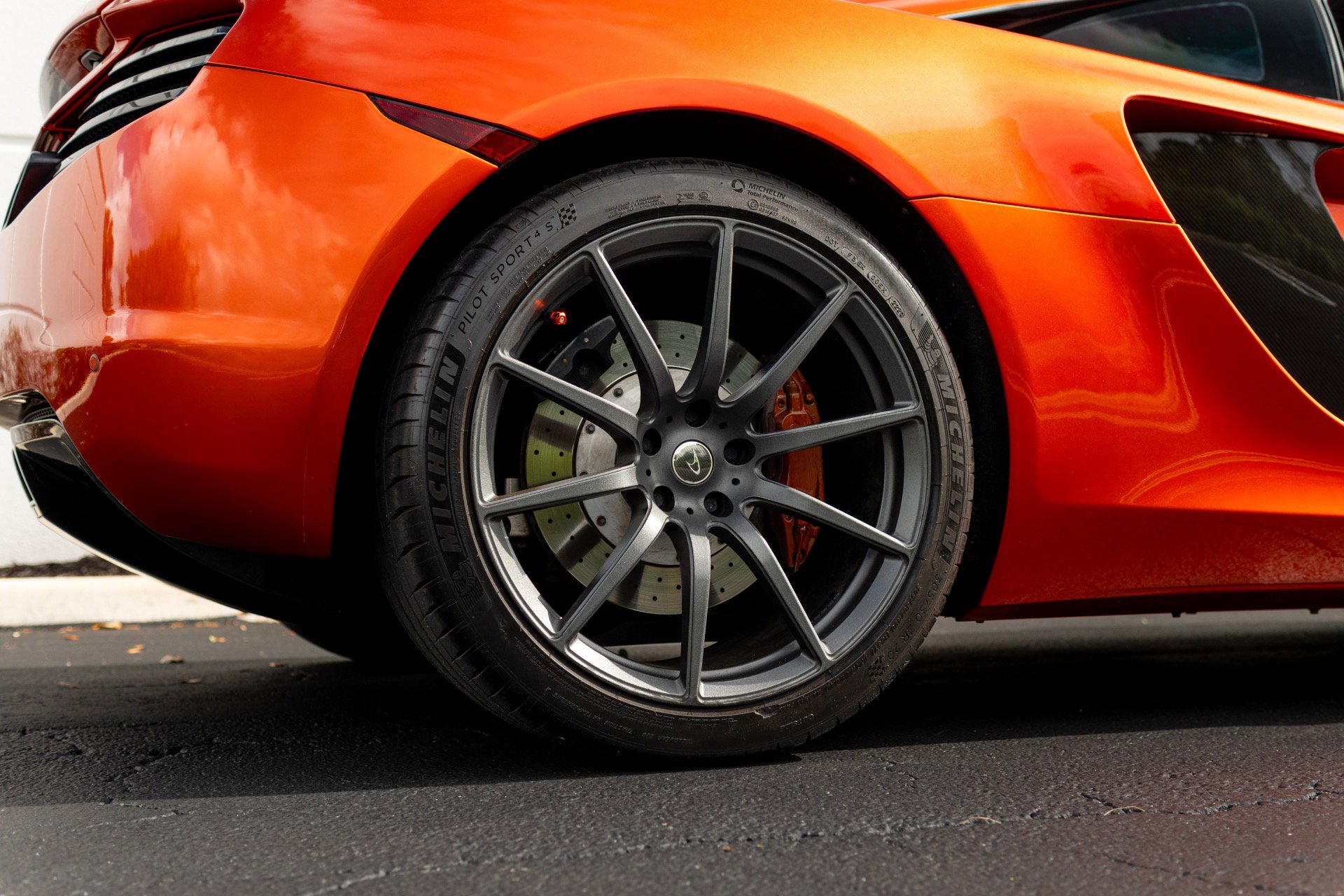 Used 2013 McLaren MP4-12C image 15