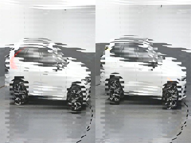 Certified 2025 Volvo XC60 T8 Ultra w/ Protection Package Premier image 49