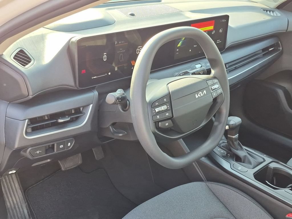 New 2026 Kia K4 FWD image 10