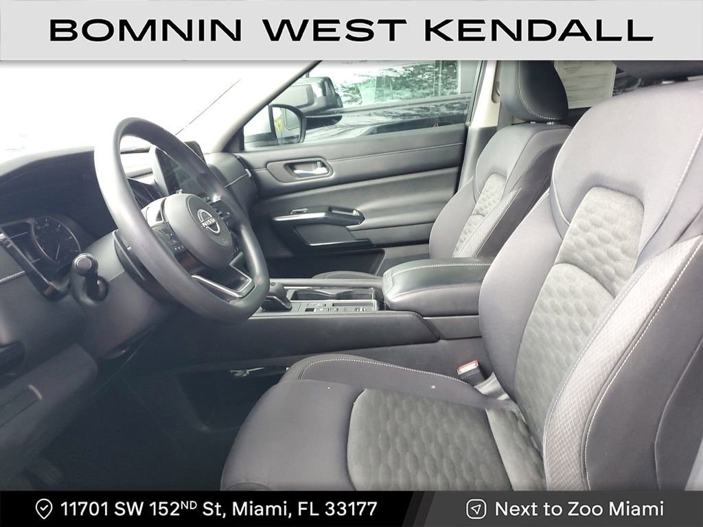 Used 2022 Nissan Pathfinder S image 12