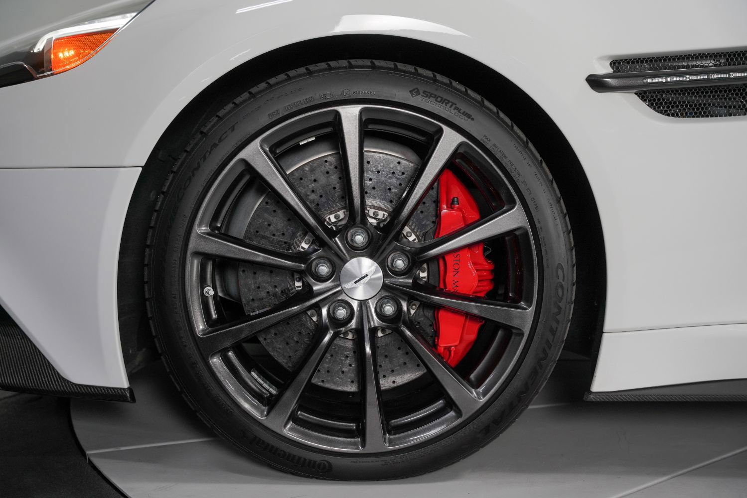 Used 2014 Aston Martin Vanquish Coupe image 16