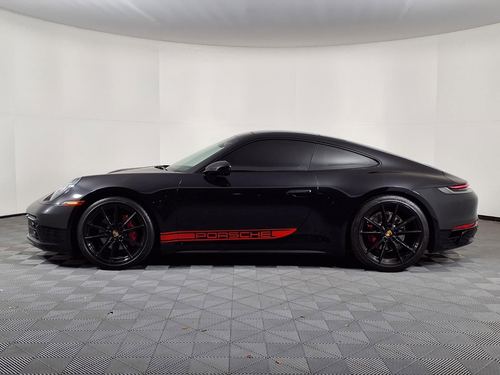 Used 2023 Porsche 911 Carrera RWD image 4