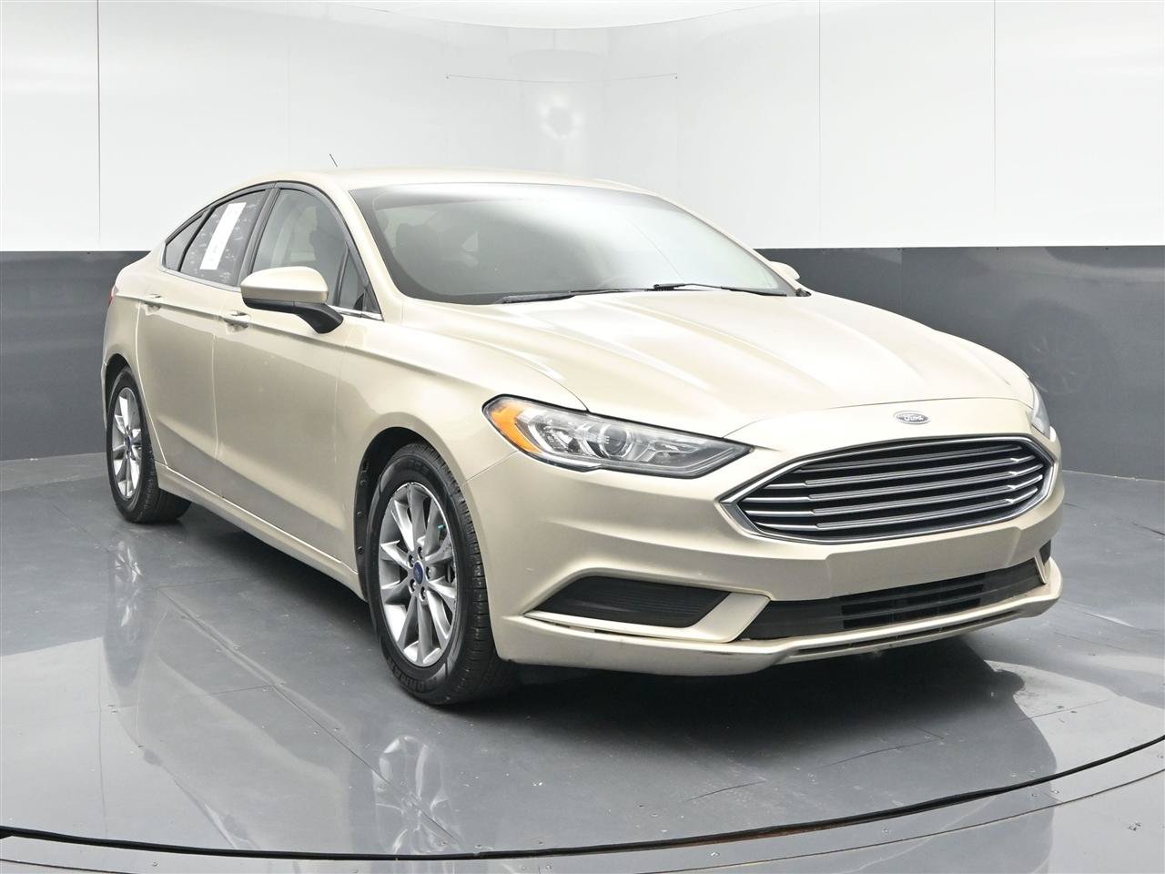 Used 2017 Ford Fusion SE w/ Fusion SE Technology Package