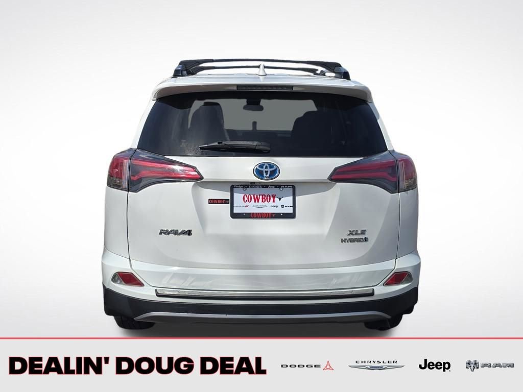 Used 2017 Toyota RAV4 XLE w/ All Weather Liner Package AWD/4WD image 4