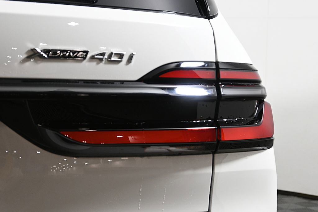 Certified 2026 BMW X7 xDrive40i w/ M Sport Package image 13