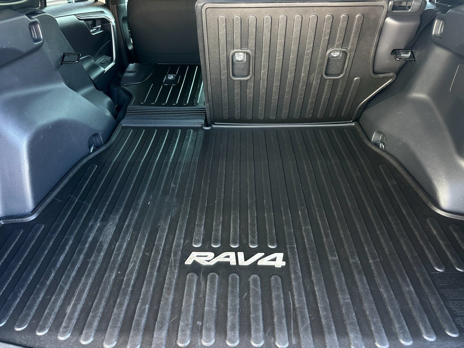 Used 2025 Toyota RAV4 SE w/ Weather & Moonroof Package AWD/4WD image 14