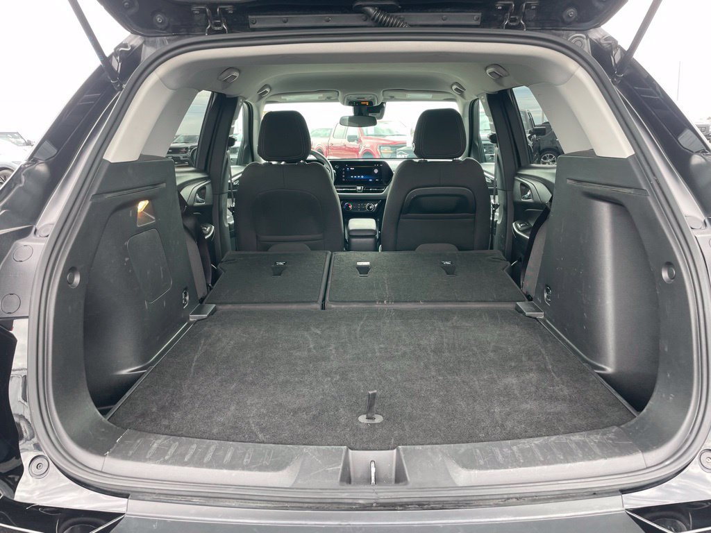 Used 2025 Chevrolet TrailBlazer LT AWD/4WD image 30