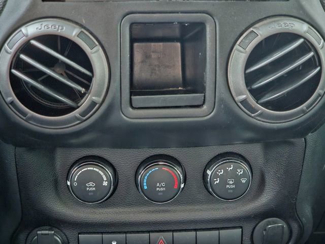 Used 2018 Jeep Wrangler Unlimited Sport w/ Connectivity Group image 21