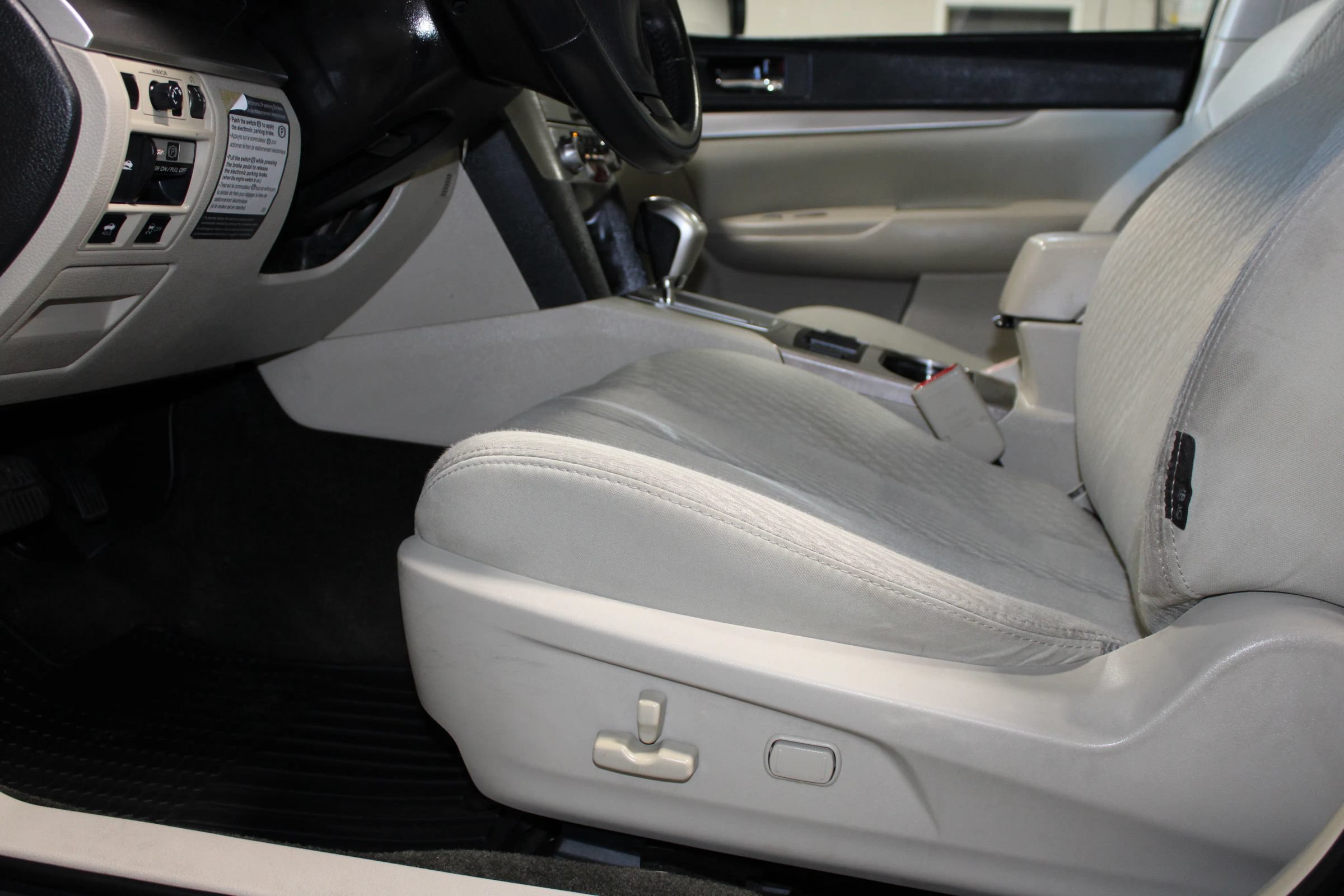 Used 2012 Subaru Legacy 2.5i Premium AWD/4WD image 20