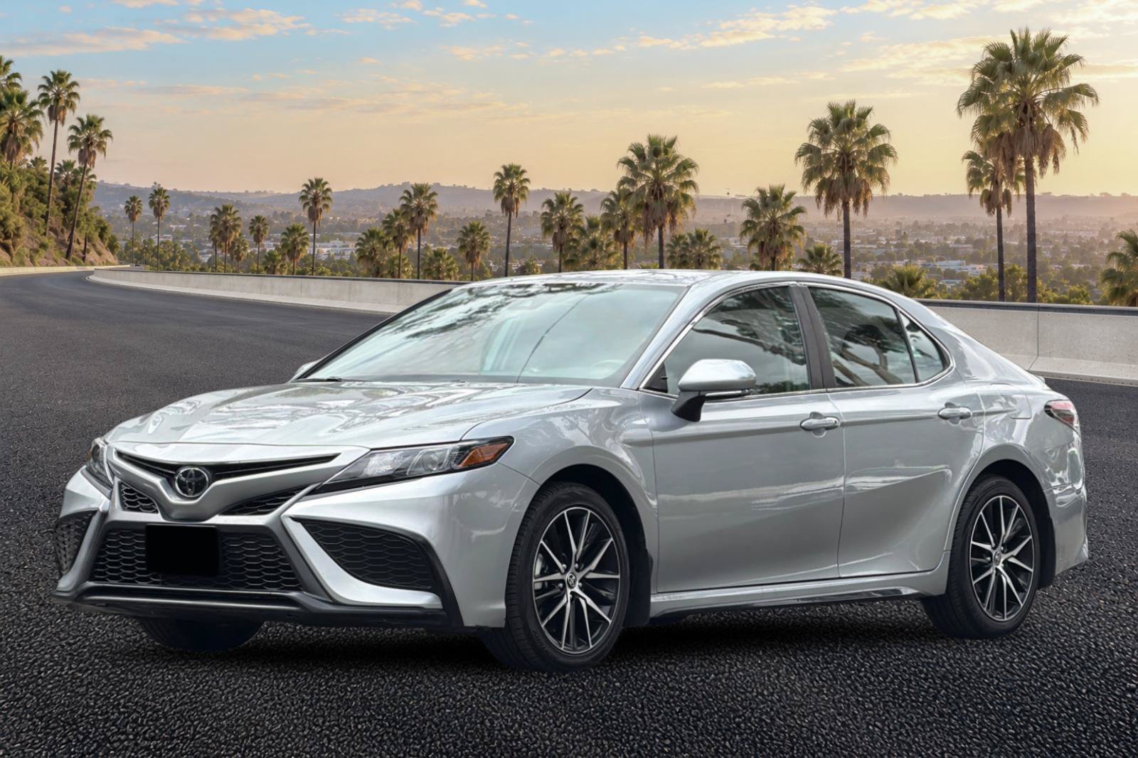 Used 2023 Toyota Camry SE w/ Convenience Package FWD image 8