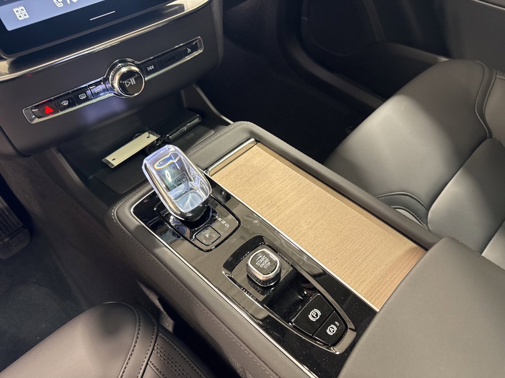 New 2026 Volvo XC90 B6 Plus w/ Protection Package AWD/4WD image 14