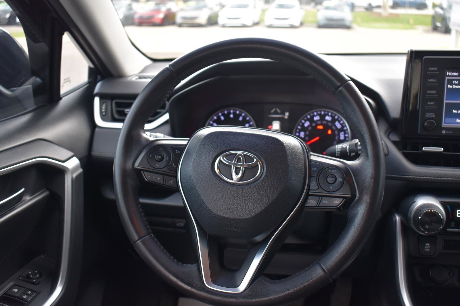 Used 2020 Toyota RAV4 XLE Premium FWD image 36