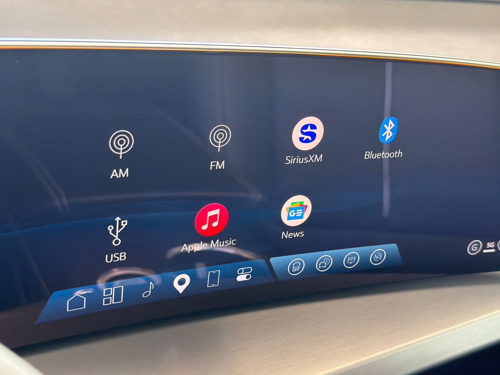 New 2027 Cadillac Vistiq Luxury AWD/4WD image 18