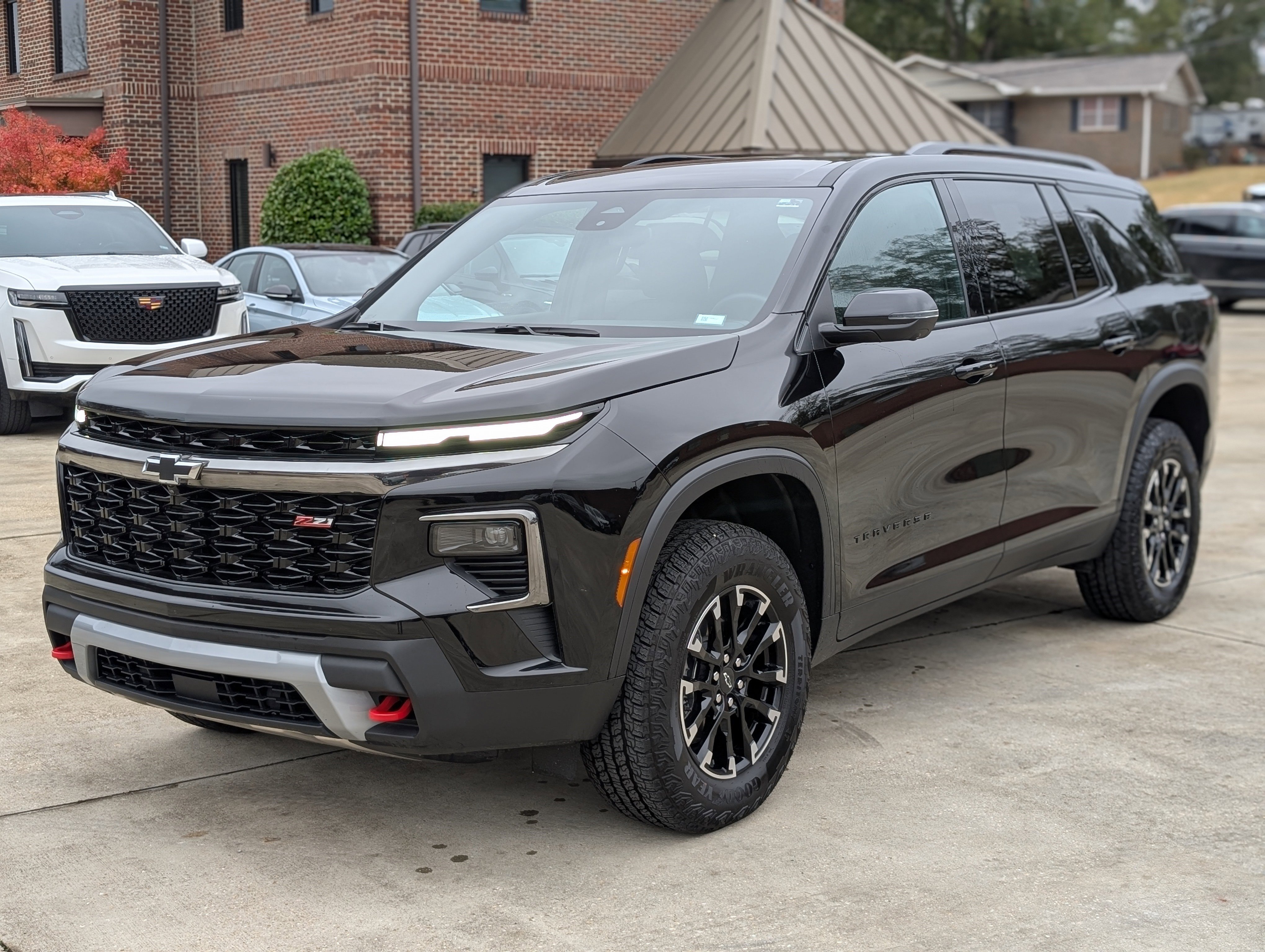 Used 2025 Chevrolet Traverse Z71 w/ Driver Confidence Package image 5