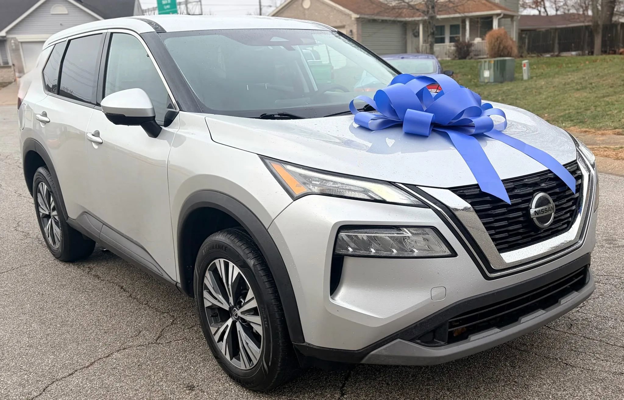 Used 2021 Nissan Rogue SV image 3