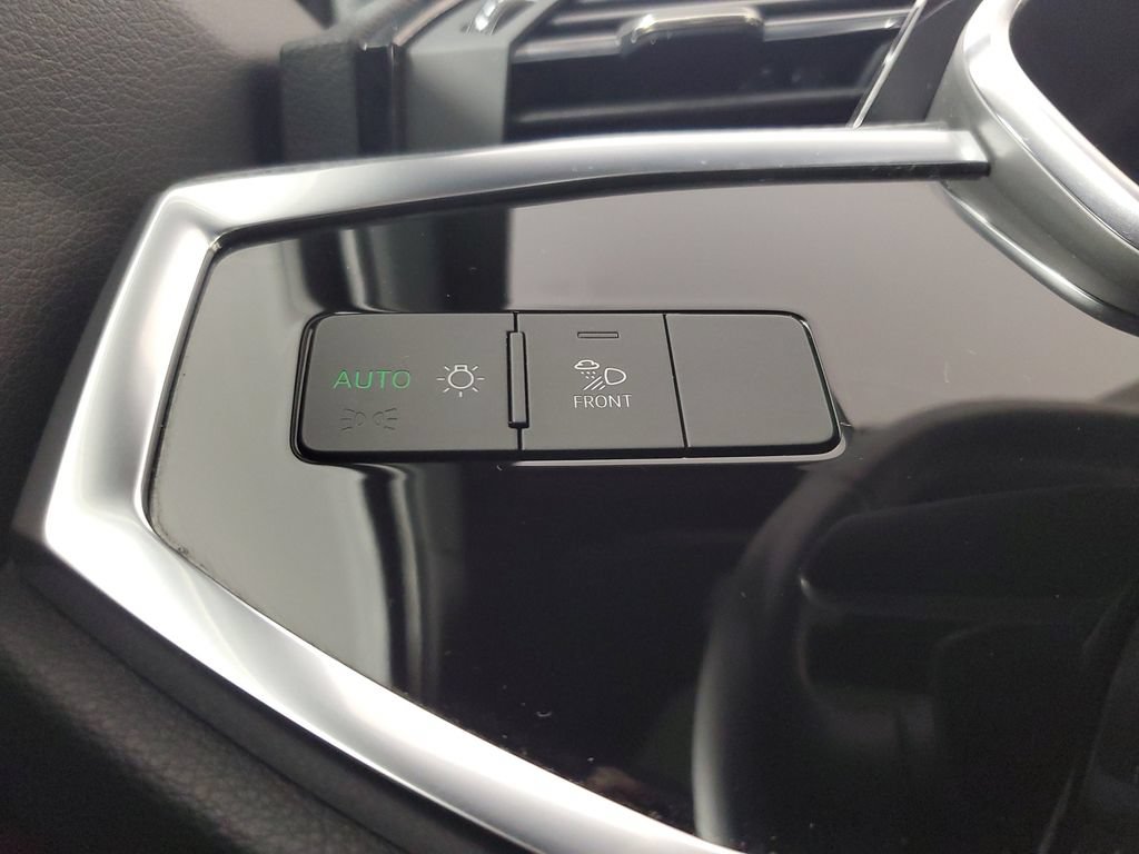 Used 2020 Audi Q3 2.0T Prestige w/ Prestige Package AWD/4WD image 31
