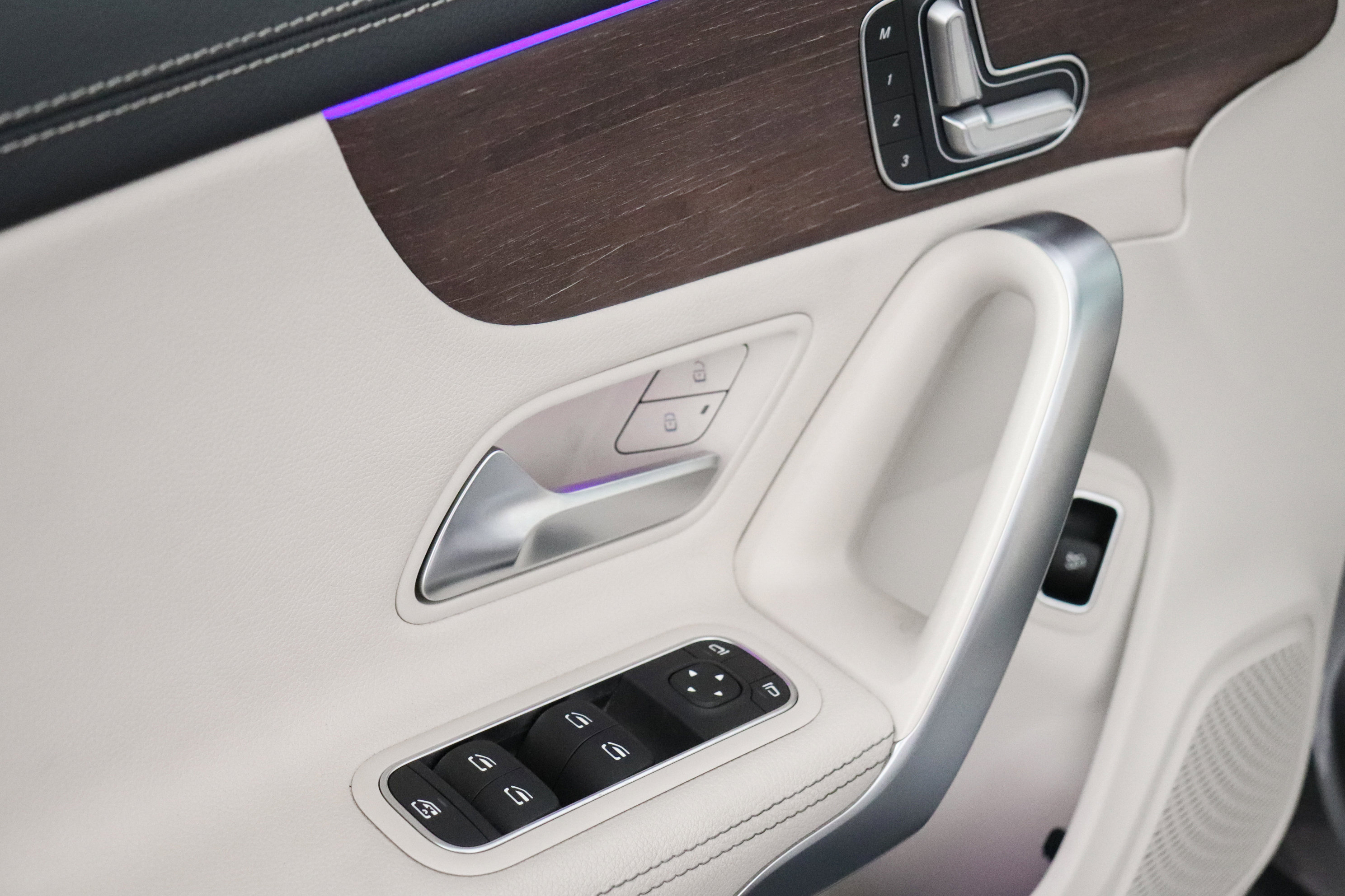 Used 2023 Mercedes-Benz CLA 250 4MATIC image 7