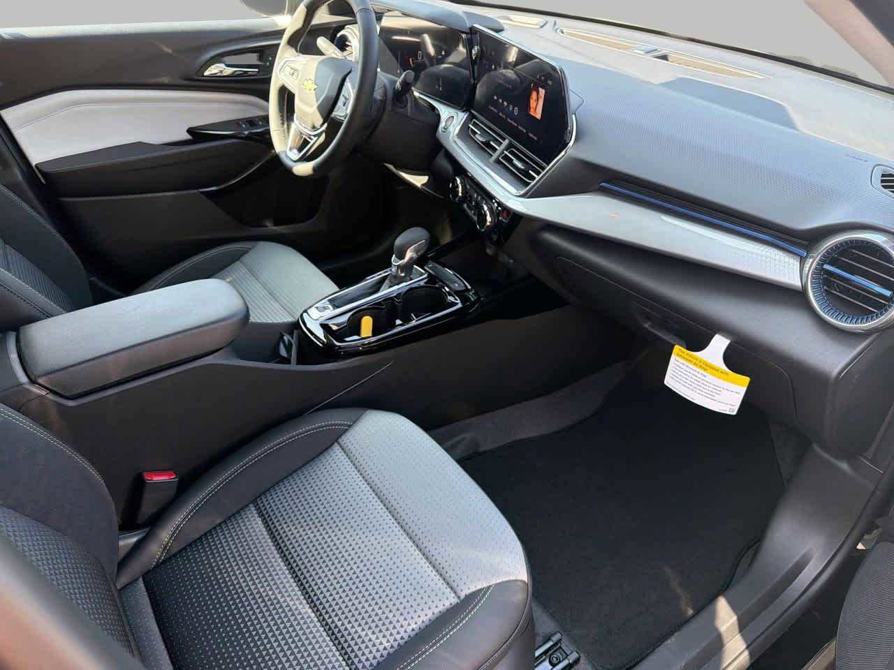 New 2026 Chevrolet Trax LT w/ Driver Confidence Package FWD image 9