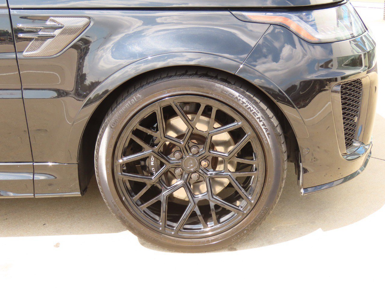 Used 2021 Land Rover Range Rover Sport SVR Carbon Edition image 12