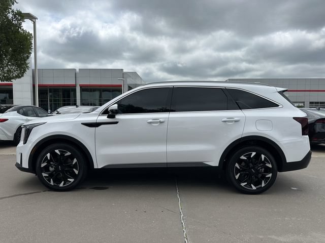 Used 2025 Kia Sorento EX w/ Panoramic Sunroof Package FWD image 2