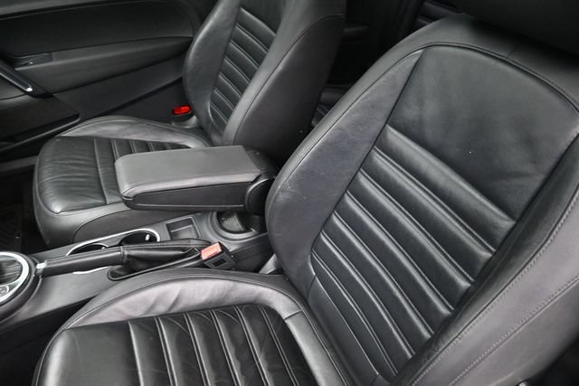 Used 2013 Volkswagen Beetle R-Line FWD image 18