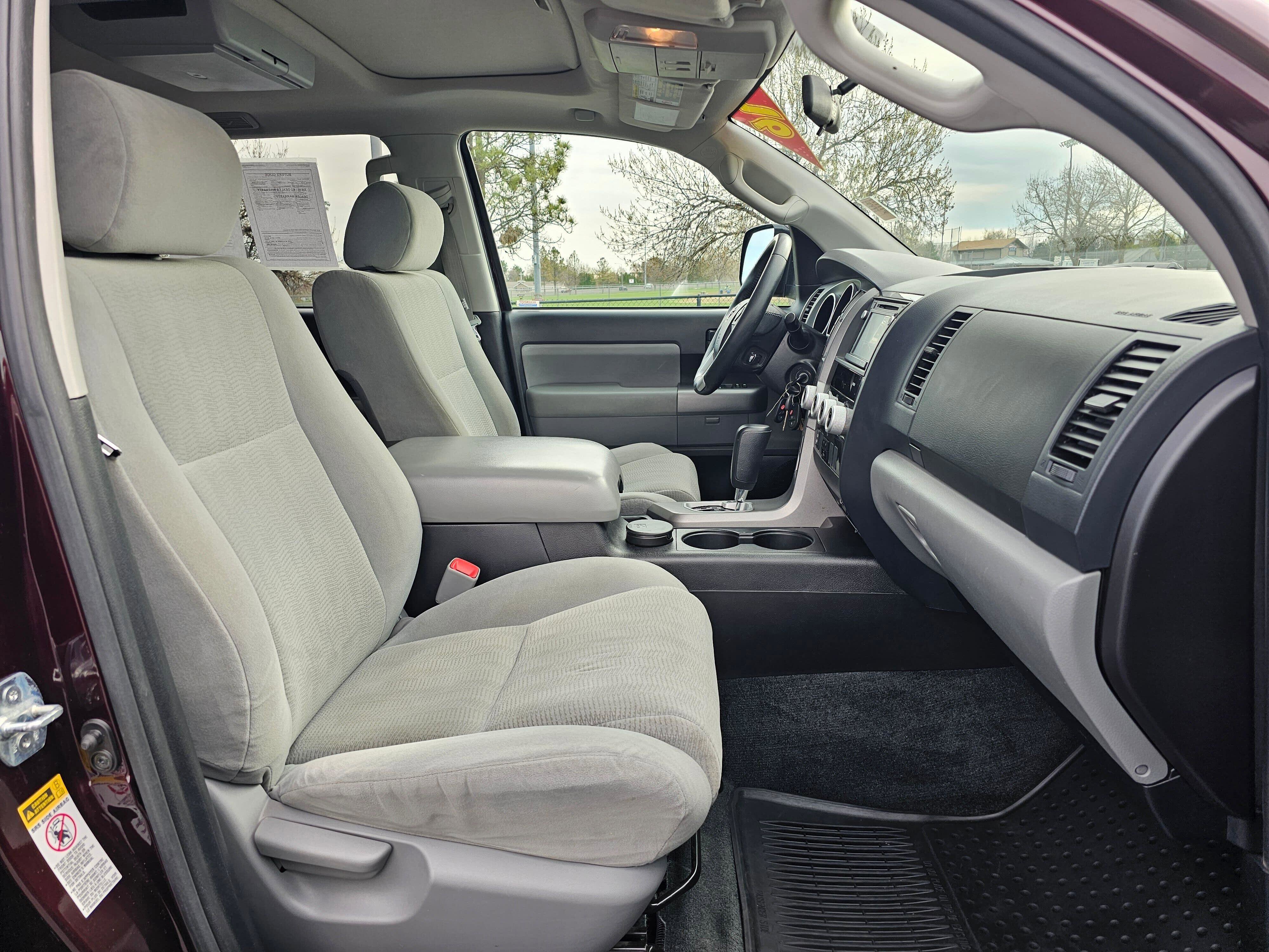 Used 2016 Toyota Sequoia SR5 AWD/4WD image 10
