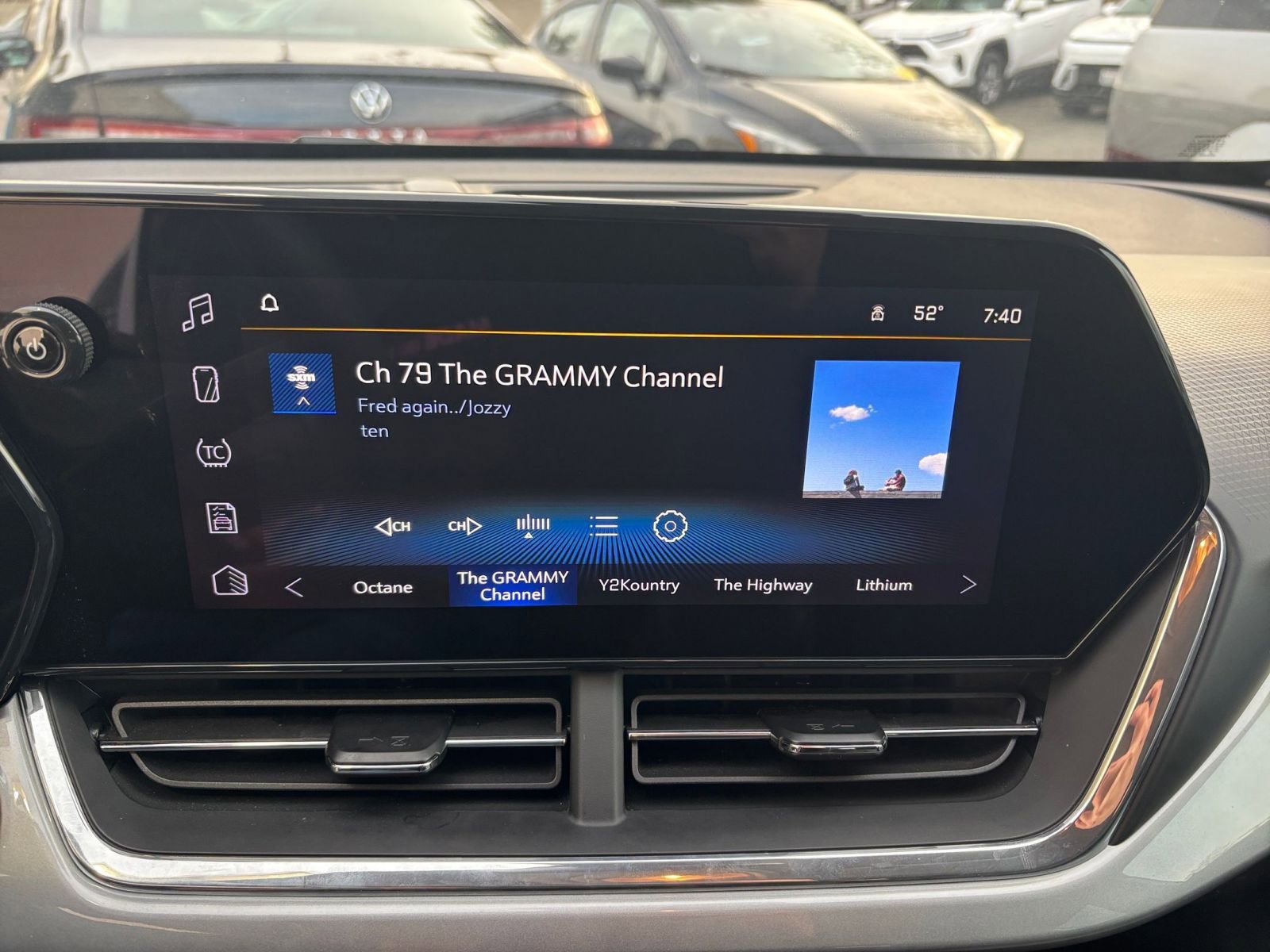 Used 2025 Chevrolet Trax LT image 21