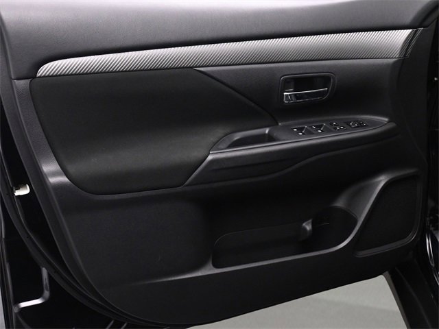 Used 2018 Mitsubishi Outlander SE image 9