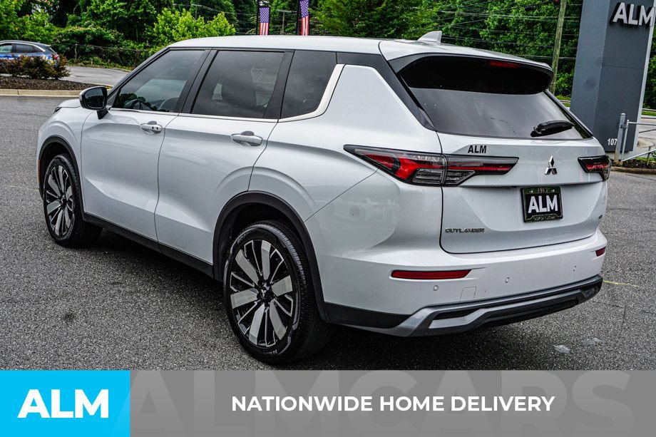 Used 2025 Mitsubishi Outlander SE FWD image 4