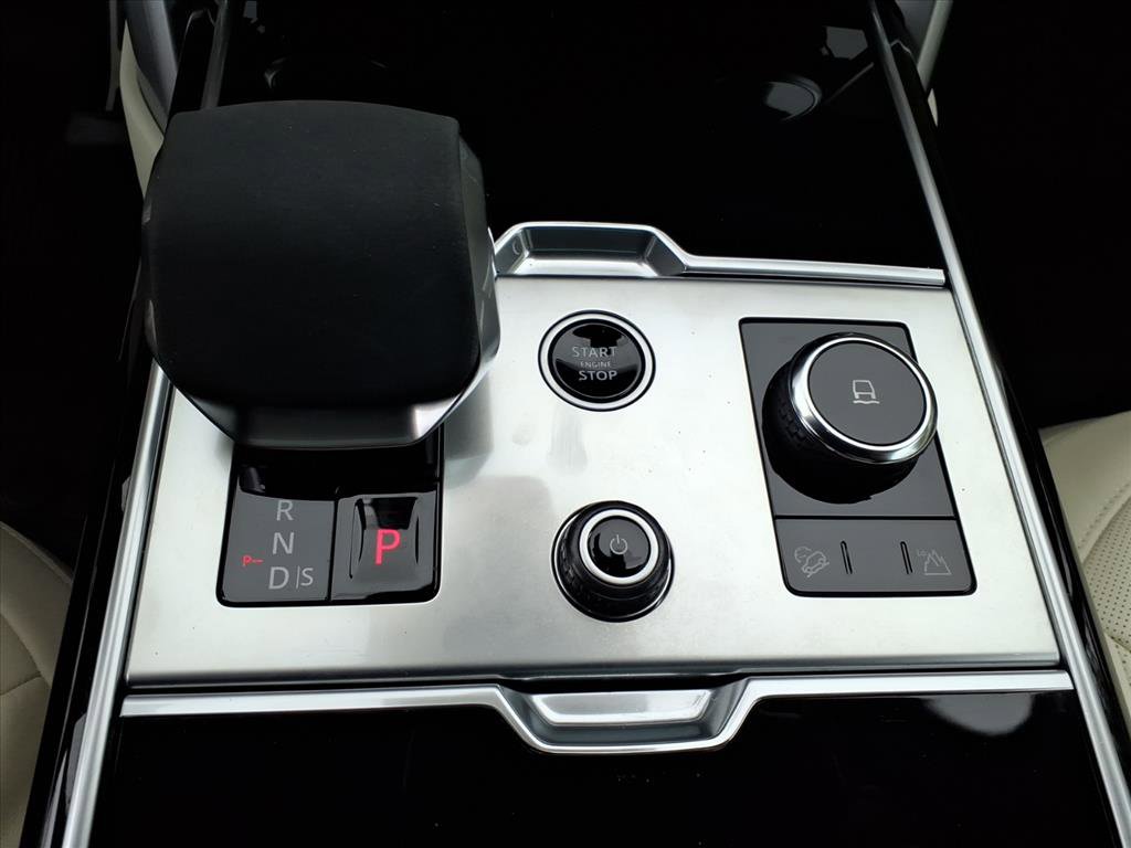 Certified 2023 Land Rover Range Rover SE image 13