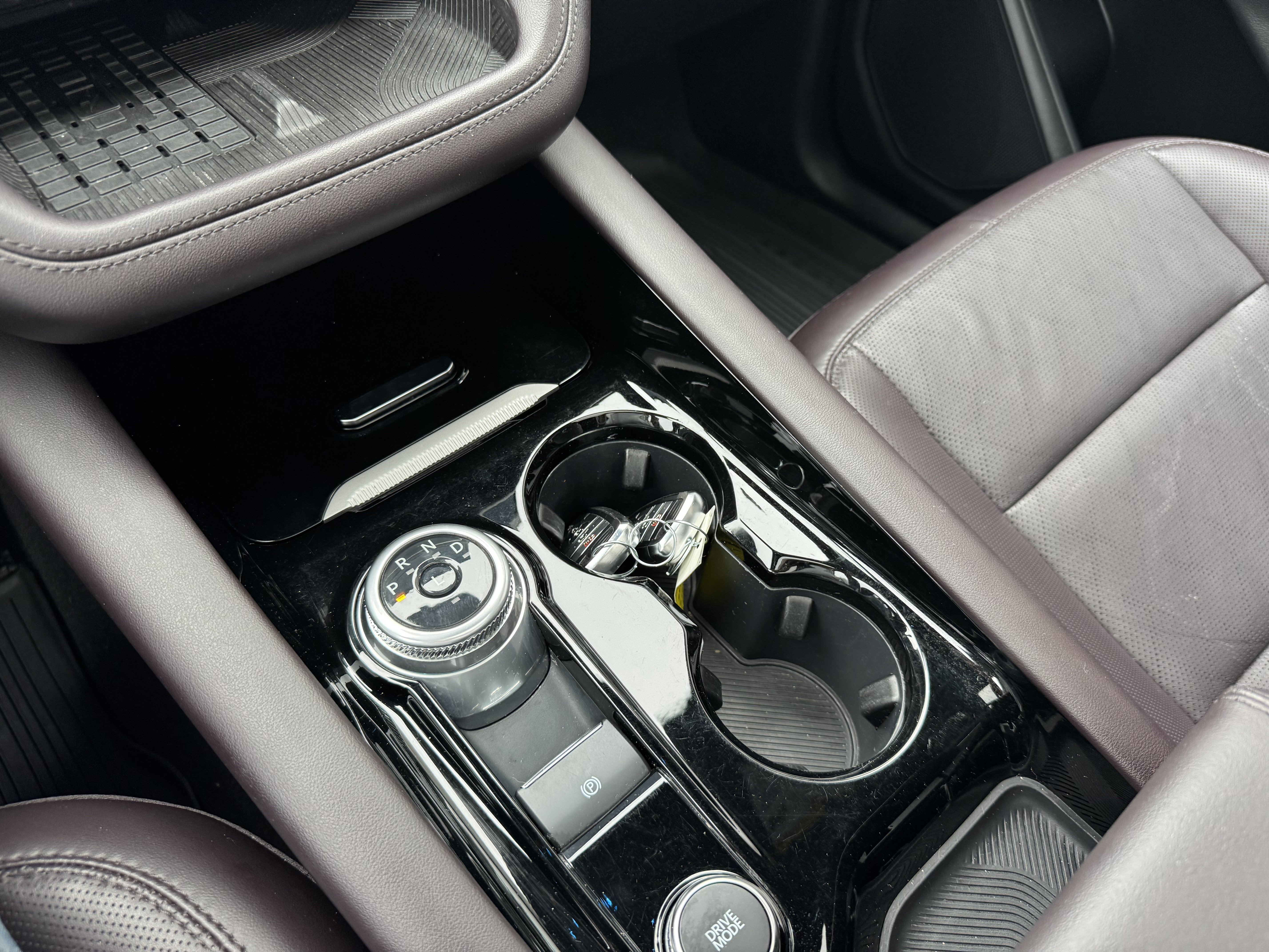 Used 2025 Ford Explorer Platinum image 17