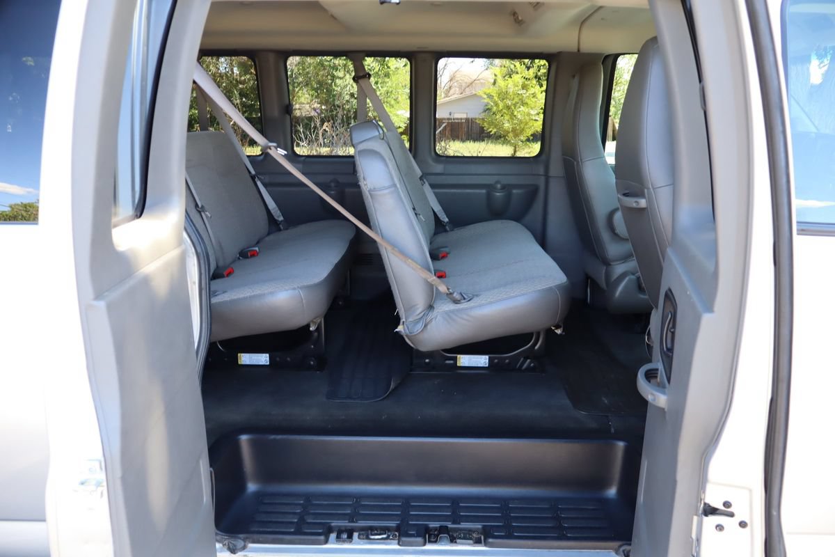 Used 2016 Chevrolet Express 3500 LT w/ LT Preferred Equipment Group RWD image 15