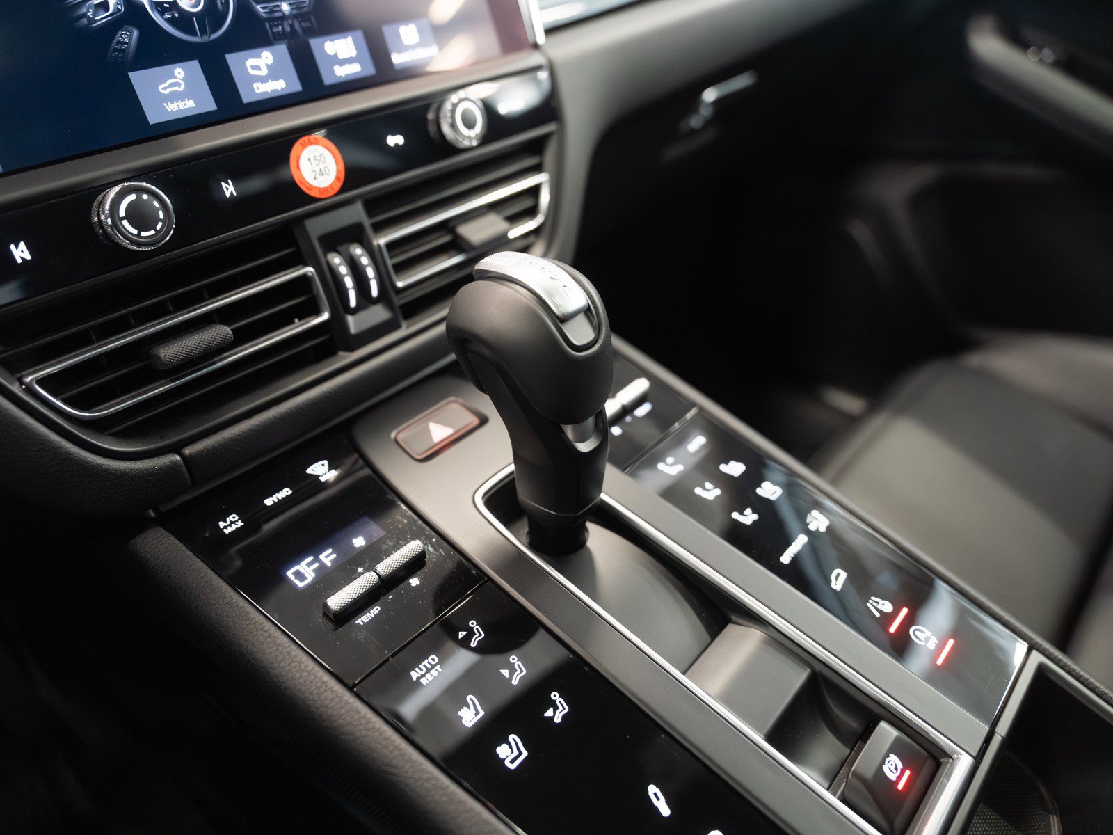 Certified 2025 Porsche Macan S image 17