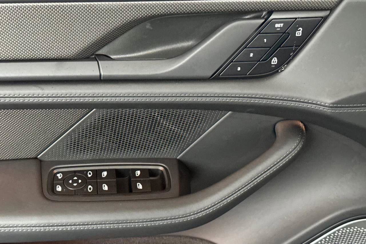New 2025 Porsche Taycan GTS image 49